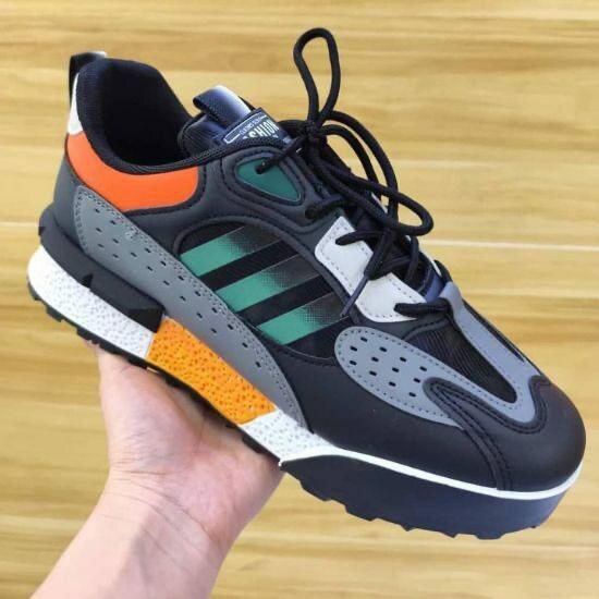 Chaussures Adidas noires pour homme