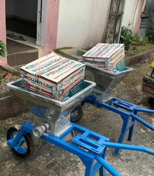 Machine à moteur agricole robuste