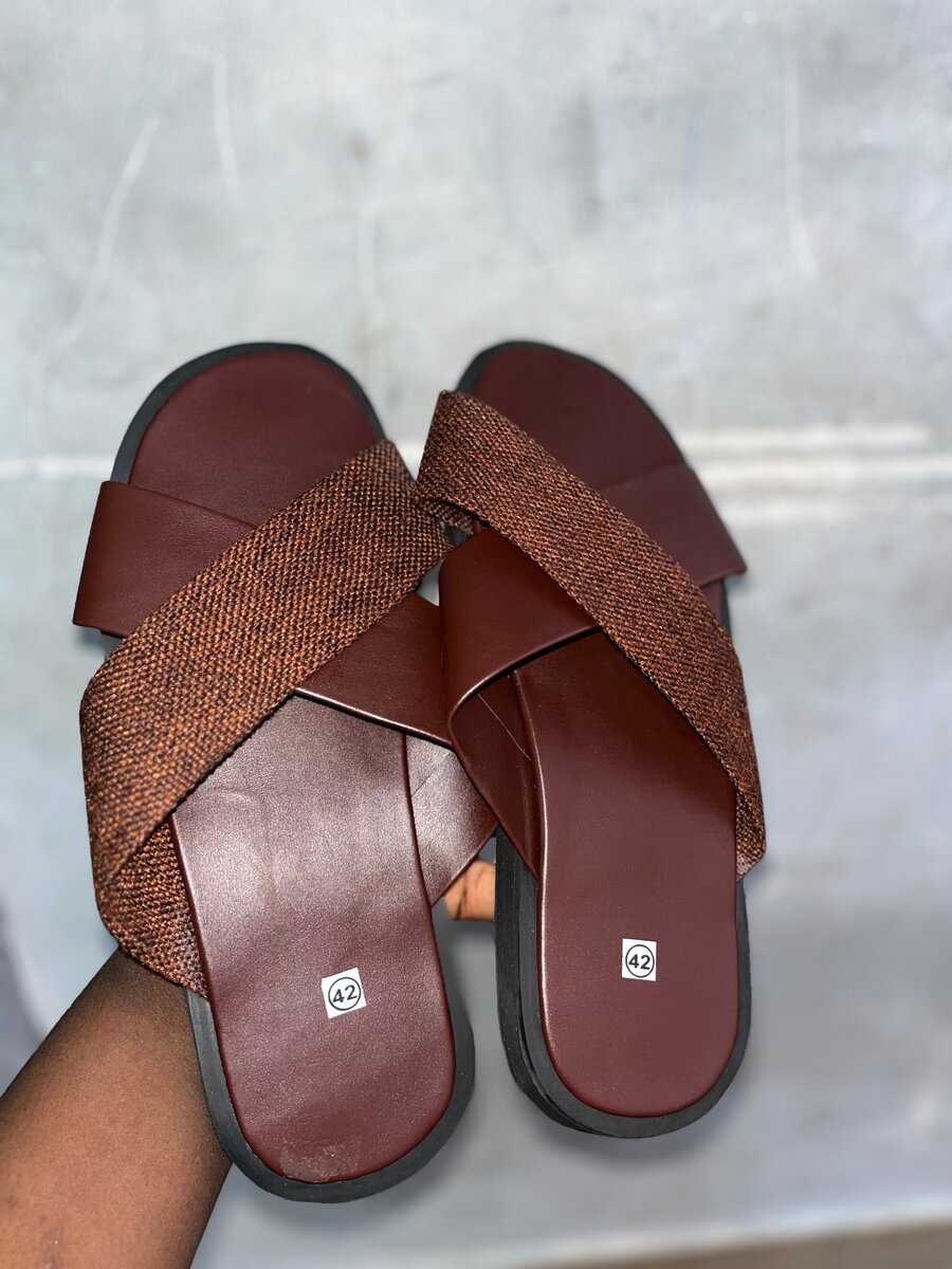 Sandales en cuir croisées hommes