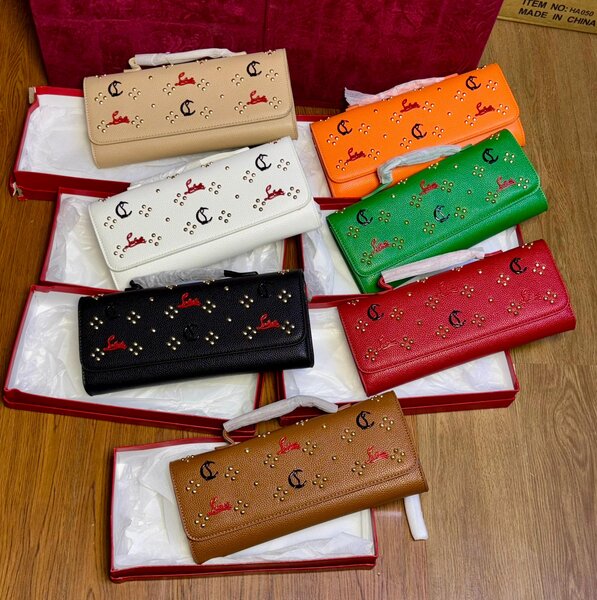 Pochette élégante en cuir