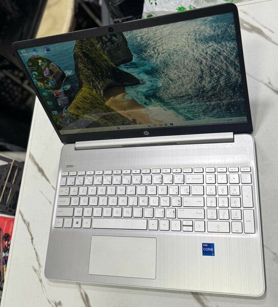 hp laptop i7 12th génération