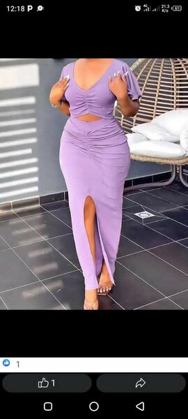 Robe longue lilas élégante fendue
