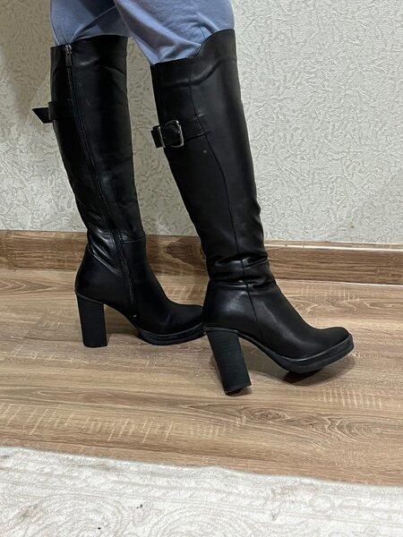 Зимние сапоги на каблуках