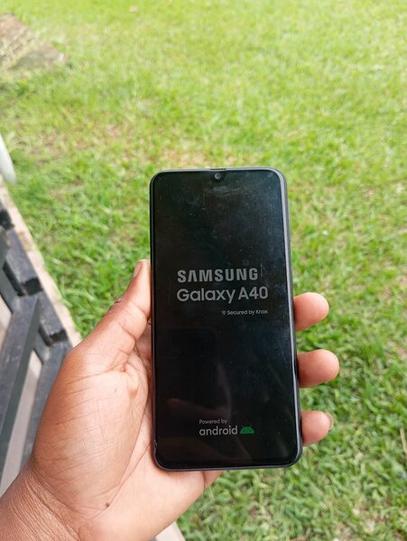 SAMSUNG GALAXY A40