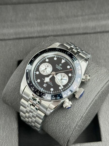 Montre chronographe élégante