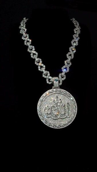 Collier en argent avec pendentif diamanté