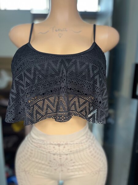 Top en dentelle noir léger