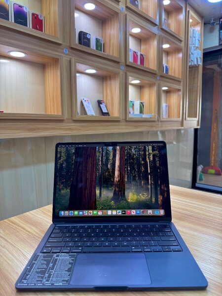 MACBOOK AIR M2 256GIGA