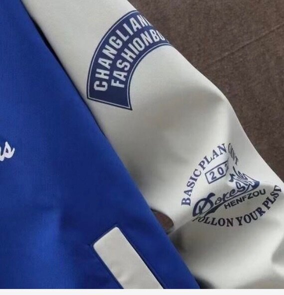 Veste universitaire bleue