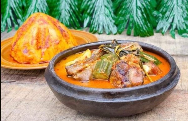 FOUFOU - SAUCE CLAIRE ADJOUKRO