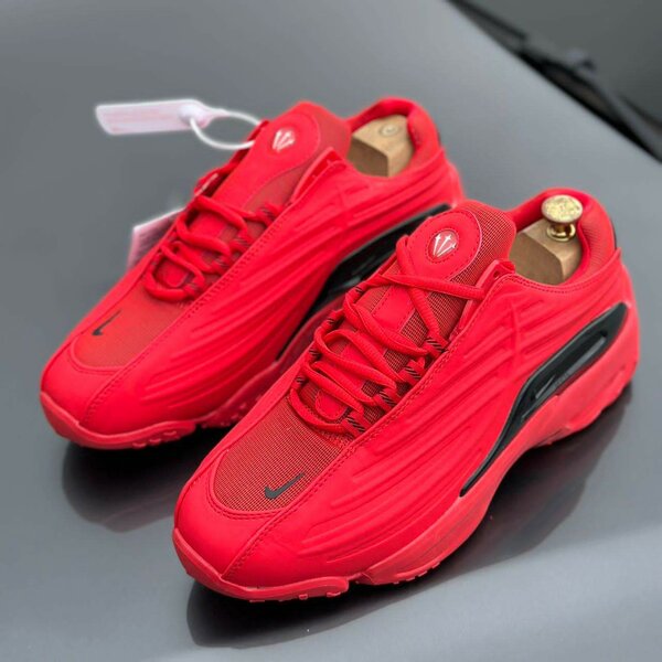 Basket Nike nocta dans carton