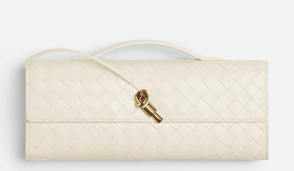 Pochette tressée élégante