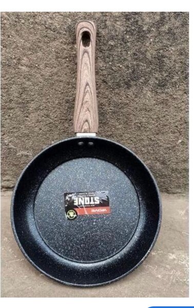 Poêle antiadhésive en pierre