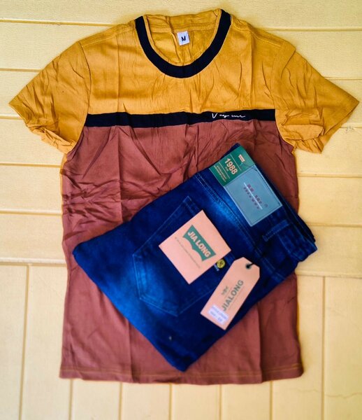 Combo T-shirt and jeans