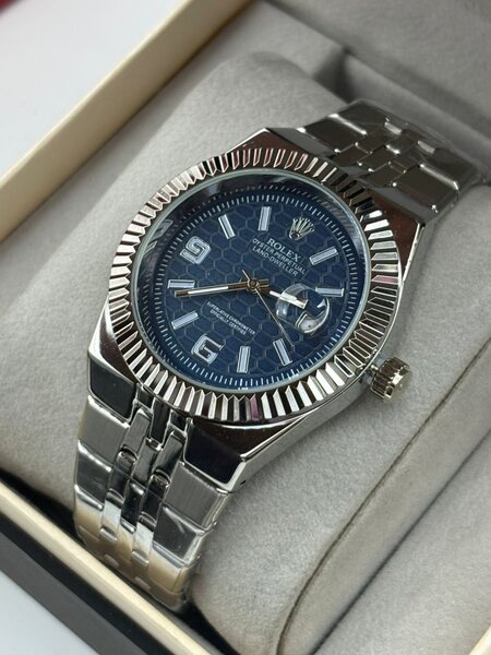 Montre de luxe en acier inox