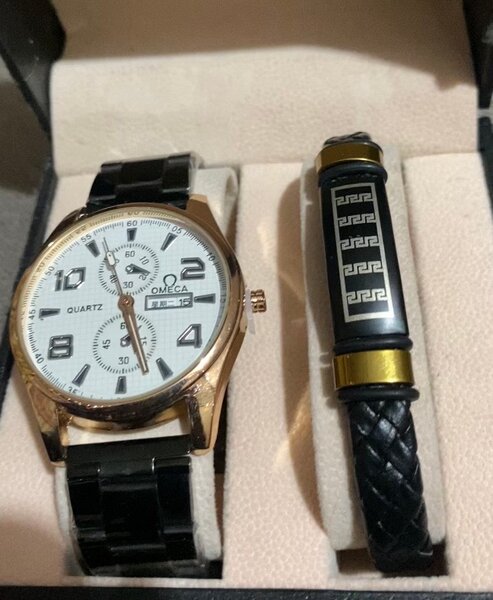 Ensemble montre OMÉGA