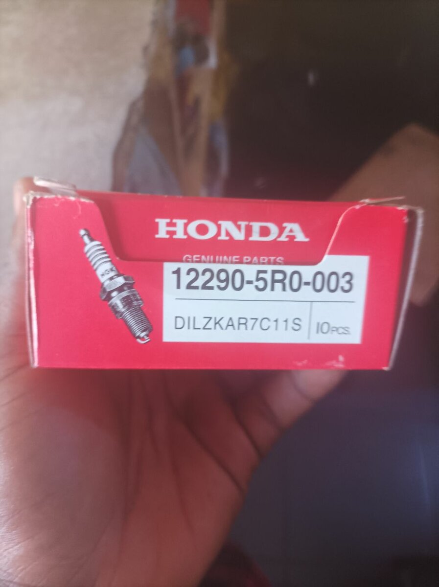 Honda plug
