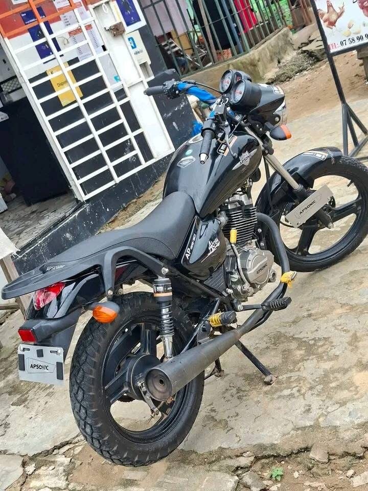 Moto Apsonic 125cc Noire