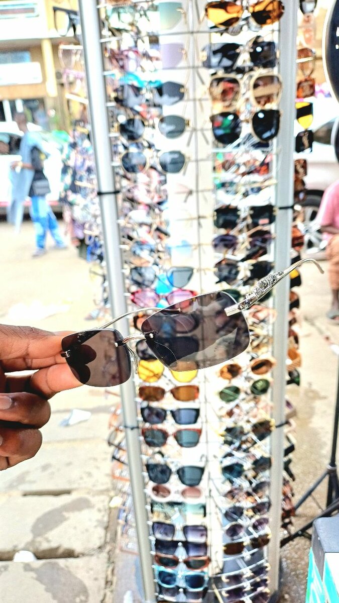 Lunettes de soleil UV tendance