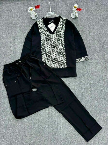 Costume décontracté moderne