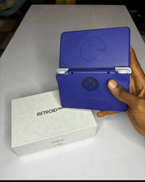 Retroid Pocket Flip 2 - Console de jeu portable