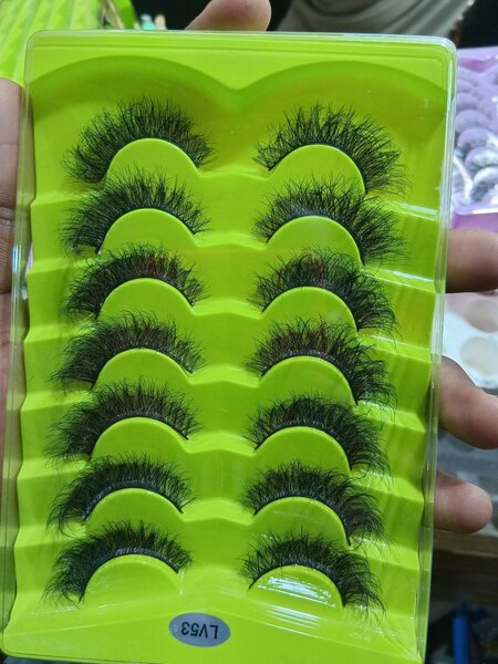 Faux Cils Volumineux en Douce Fourrure