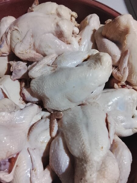Poulet frais prêt à cuire