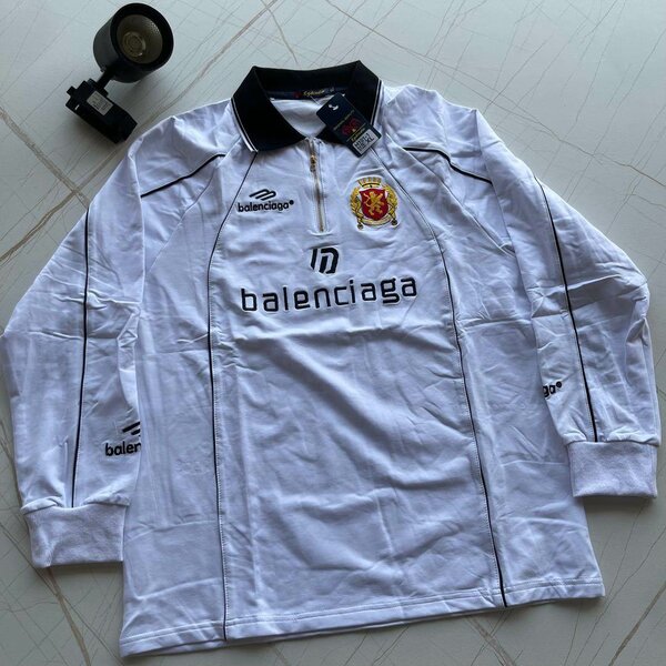 Design long sleeves Lacoste