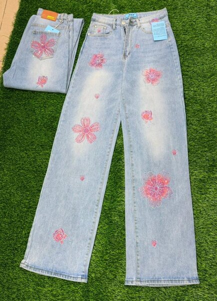 Jeans en Denim Fleuri Femme