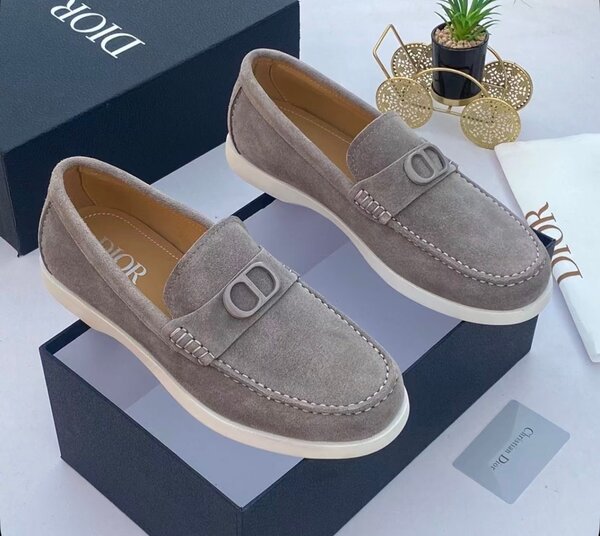 Mocassins en daim Dior élégants