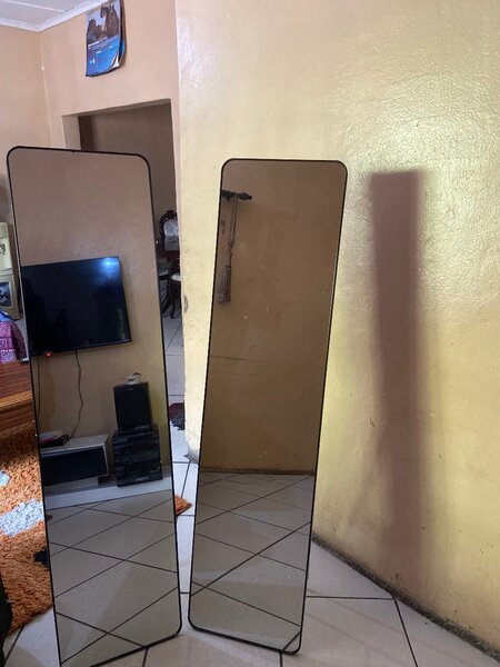 Stand alone mirrors