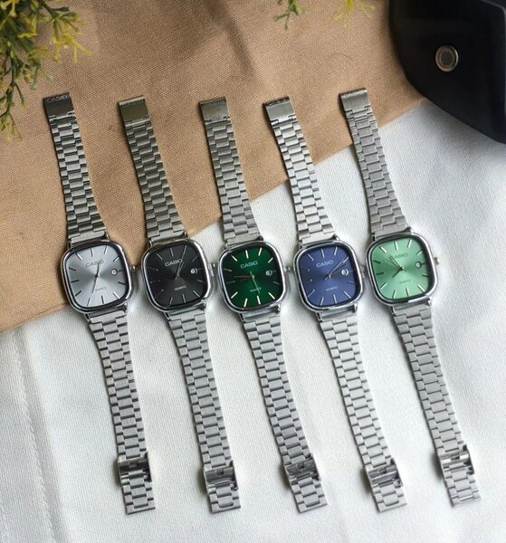 Montre classique en acier inoxydable