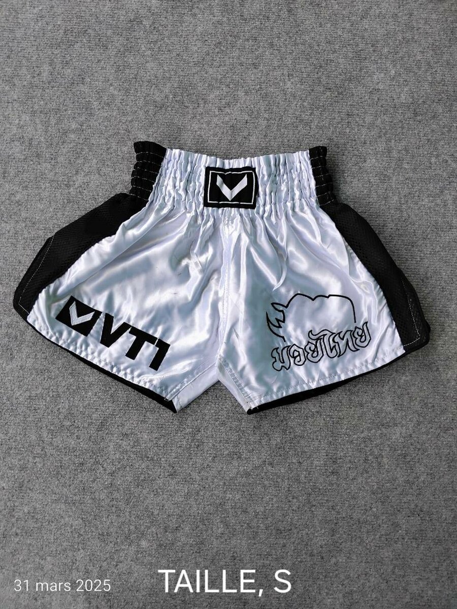 Short Sanda, kick-boxing, muy thaï & boxe anglaise