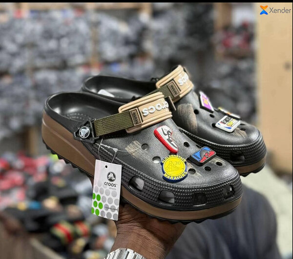 Chaussures Crocs noir homme