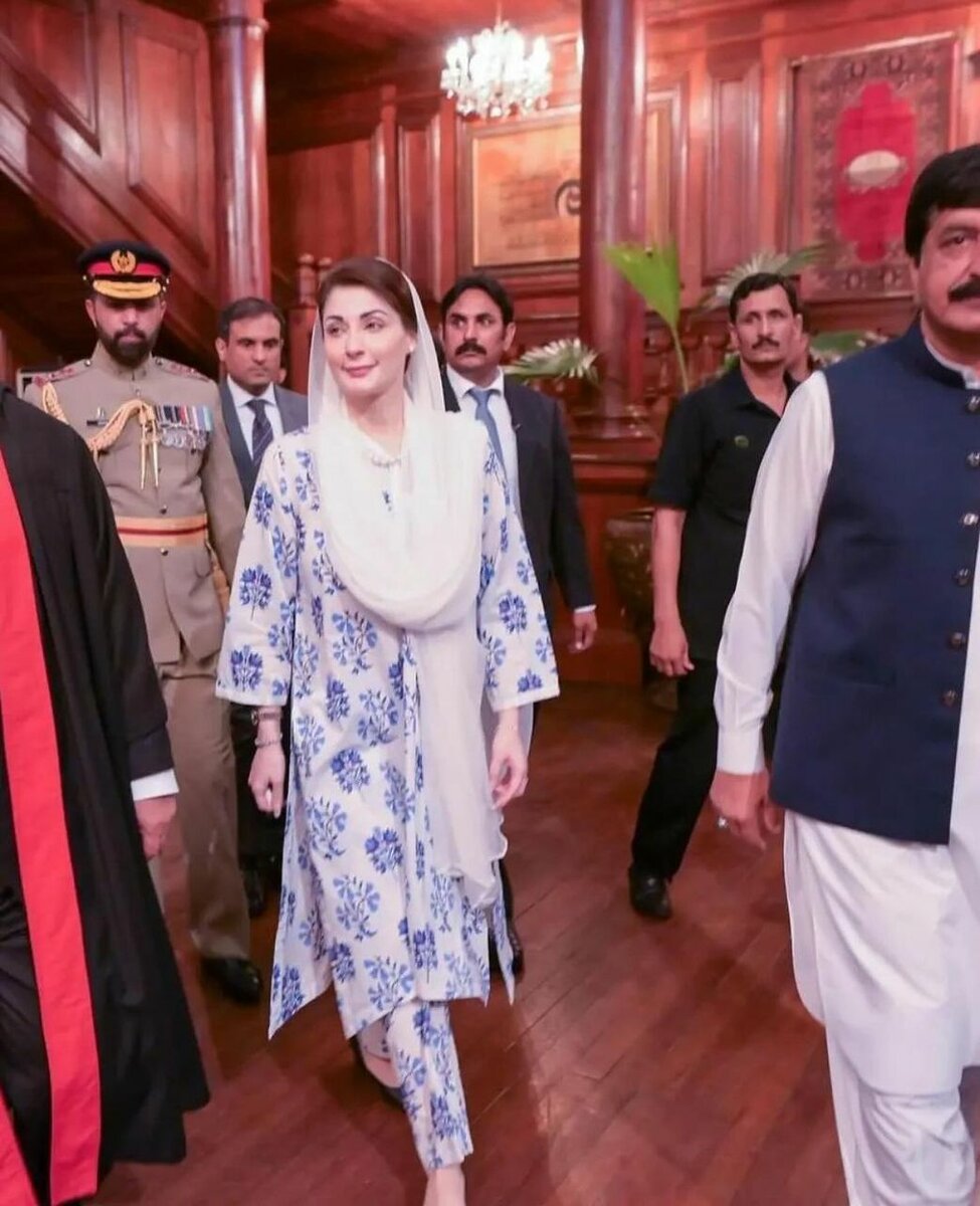 Most demanding printed Linen 2p suit