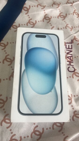 iPhone 15 eSIM unlock