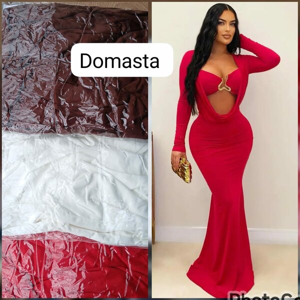 Robe rouge en latex pour femme