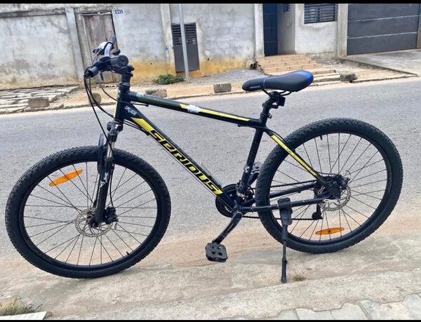 VTT tout terrain Sarino noir et jaune