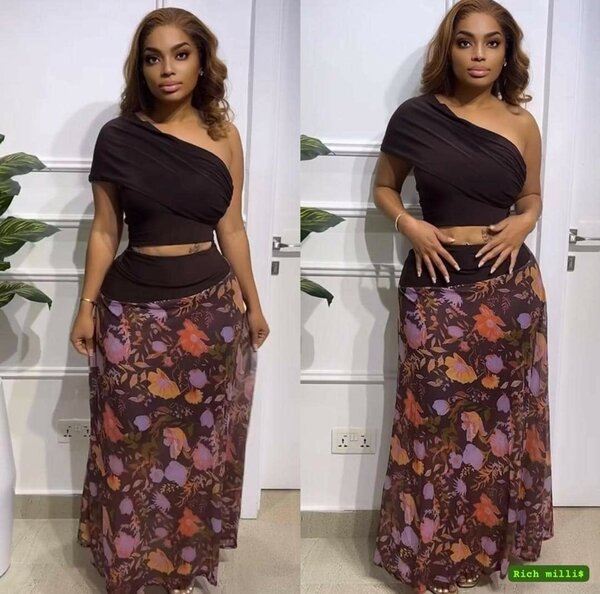 Robe asymétrique à fleurs