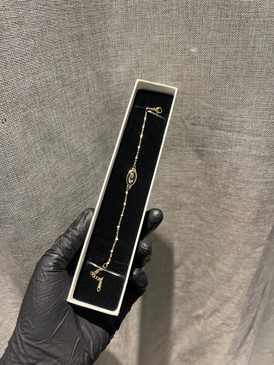 Bracelet en or avec pendentif