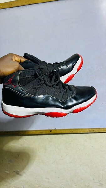 Baskets Noir-Rouge Sport