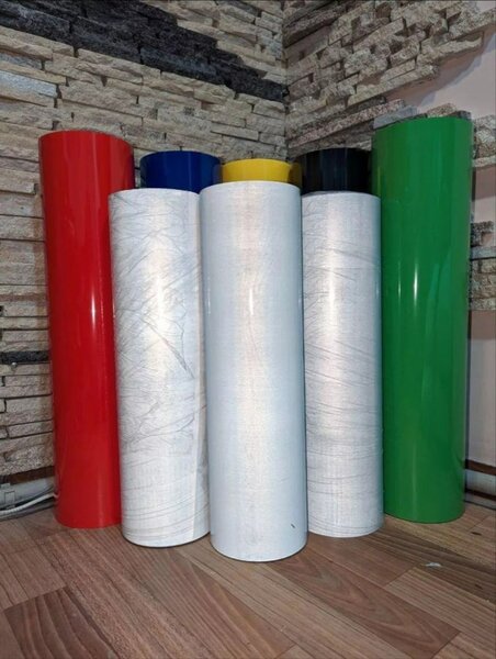 Термотрансферный винил для брендирования одежды.