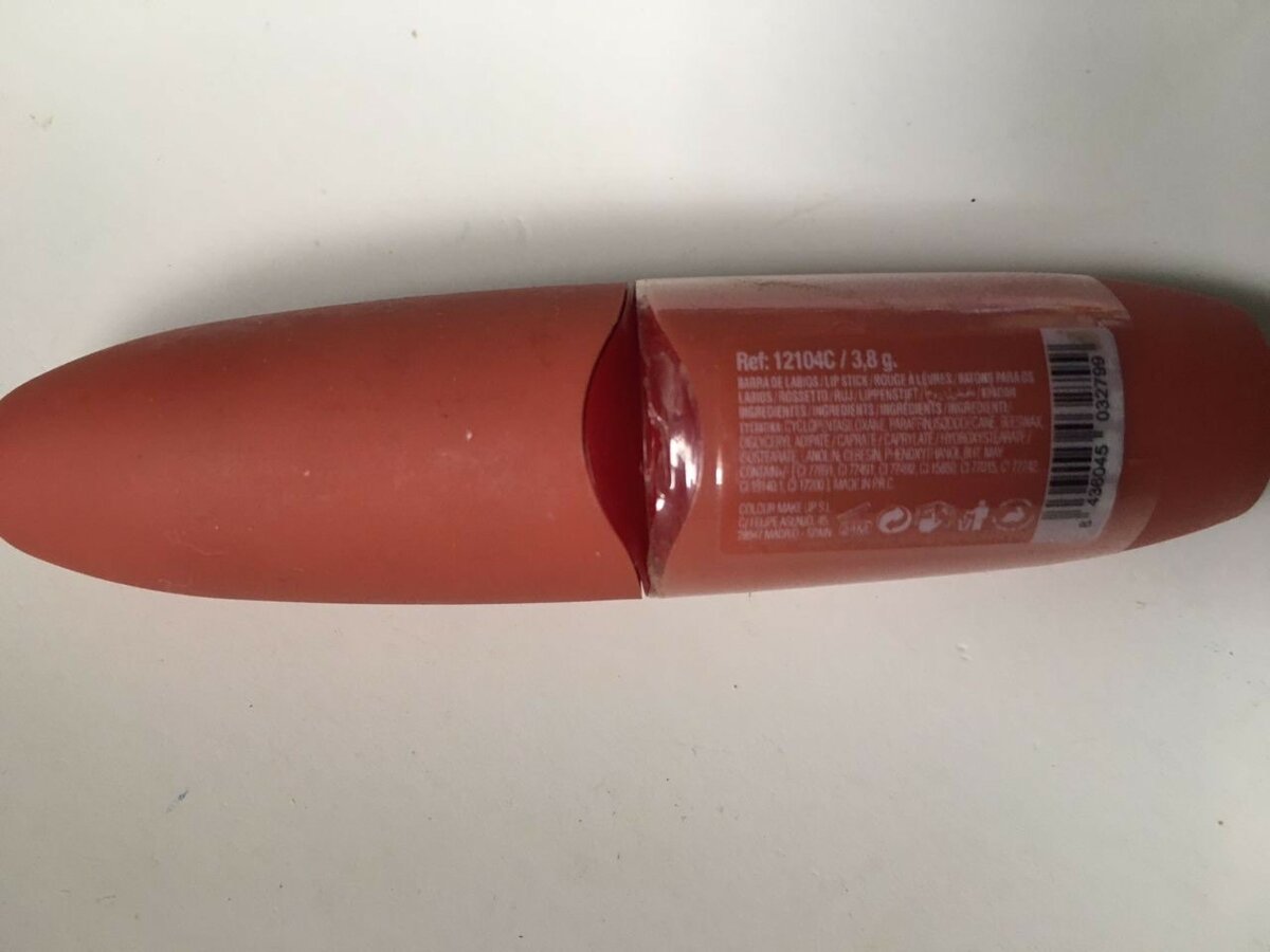 Rouge à lèvres mat longue tenue