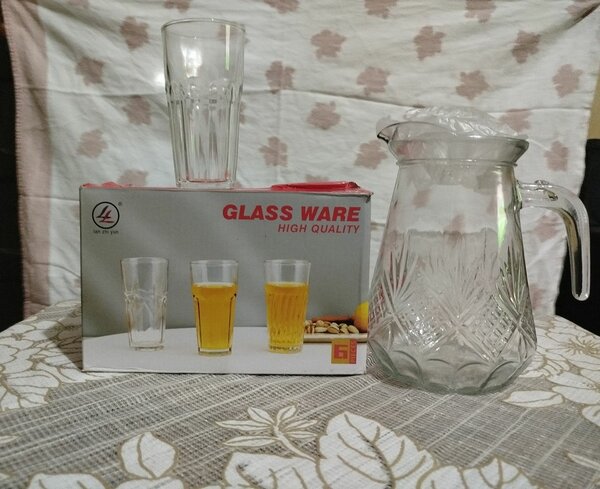 Ensemble pichet et verres en verre