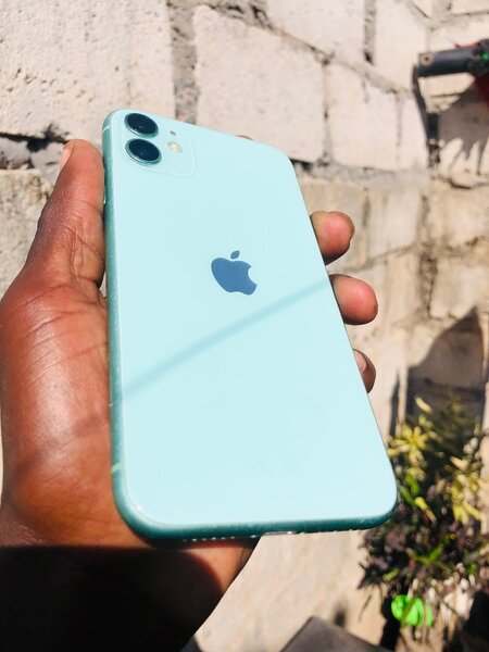 iPhone 11
