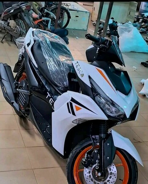 Moto TESCA blanc