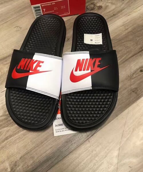 Claquettes sport Nike unisexes