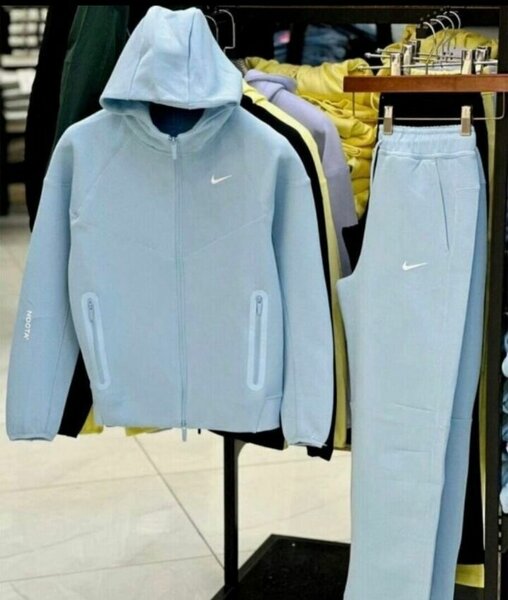 Ensemble survêtement Nike gris