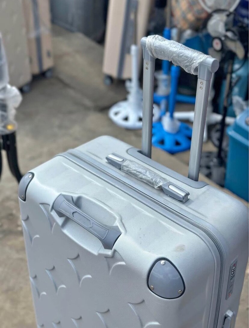 Valise à roulettes spacieuse