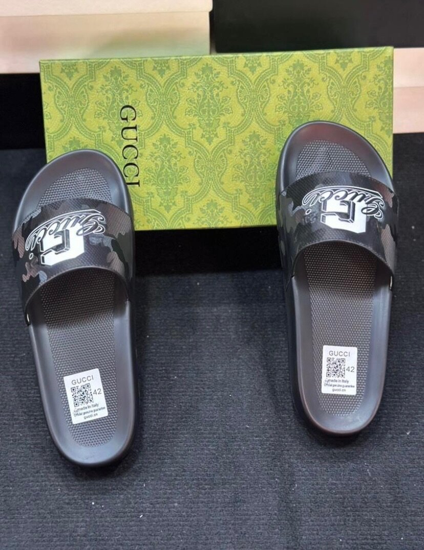 Claquettes de luxe élégantes